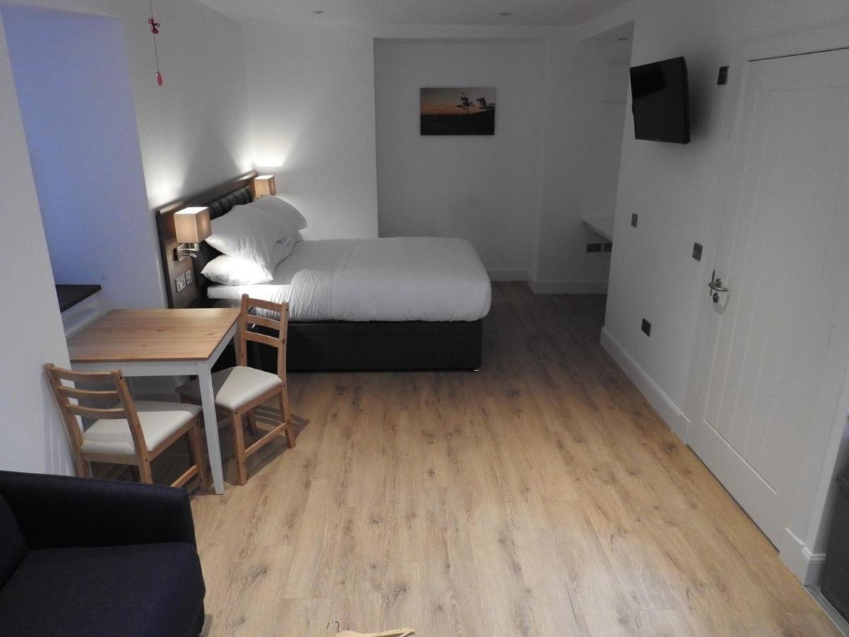 House Of Juniper - Luxury Accessible Apartment Broadford  Bagian luar foto